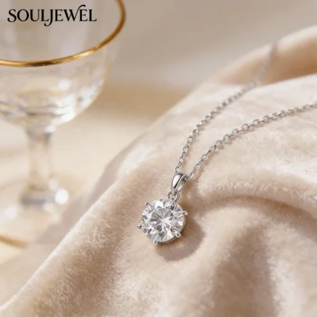 Moissanite Charm Necklace S925 Sterling Silver Rhodium Plated Solitaire Design Luxury Romantic Engagement Wedding Gift Jewelry